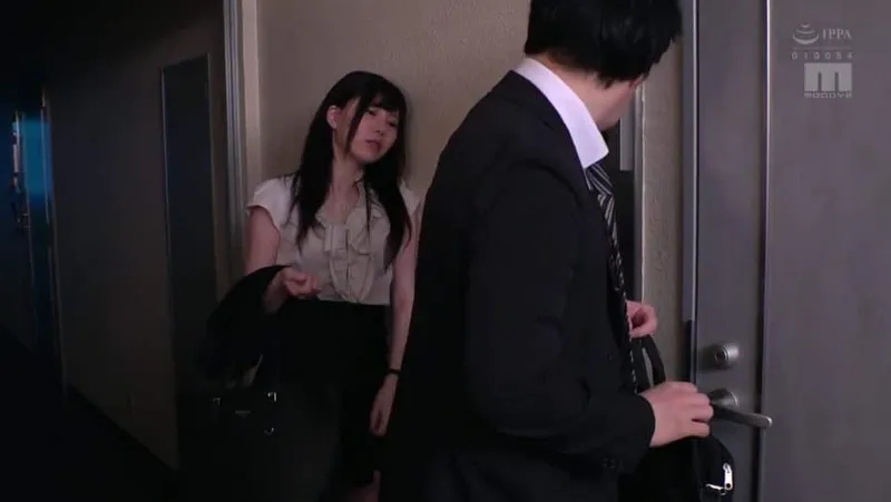 Vợ nhà sát bên nhận nhầm tôi là chồng yêu trong một hôm say xỉn