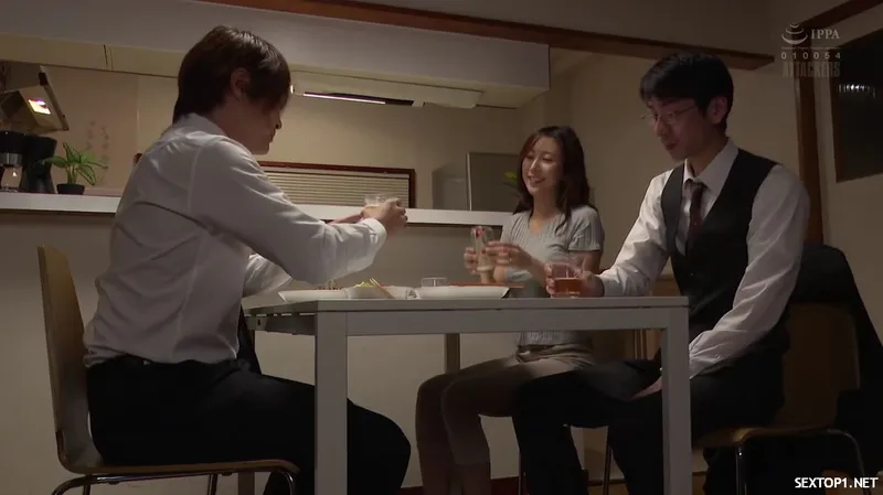 đến nhà cấp trên ở nhờ, cưỡng hiếp luôn vợ yêu sếp