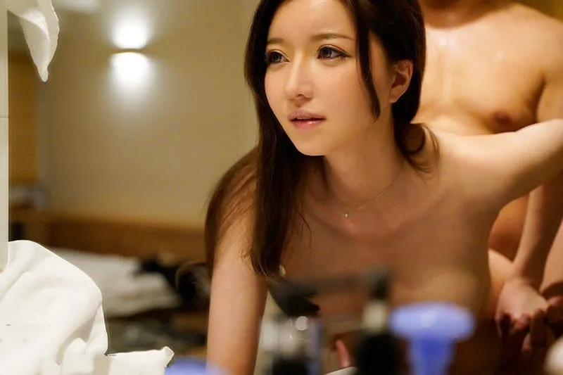 Nữ tiếp viên hàng không và chuyện trả thù chồng địt nhau mình