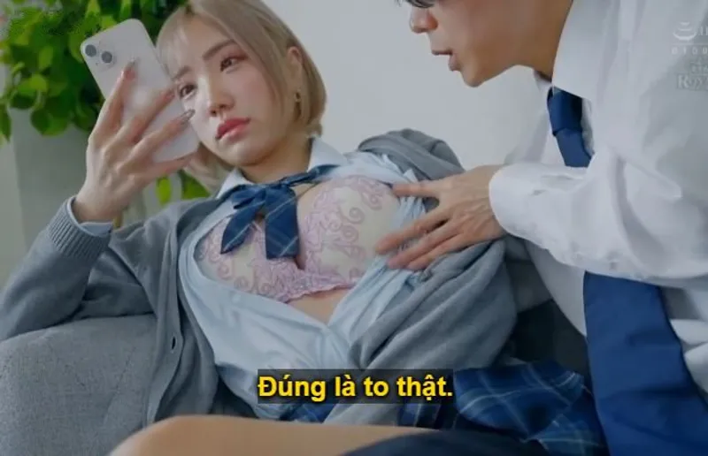 Cô bé học trò băng giá chỉ cần tiền bạc, anh muốn hành động gì với em cũng được.